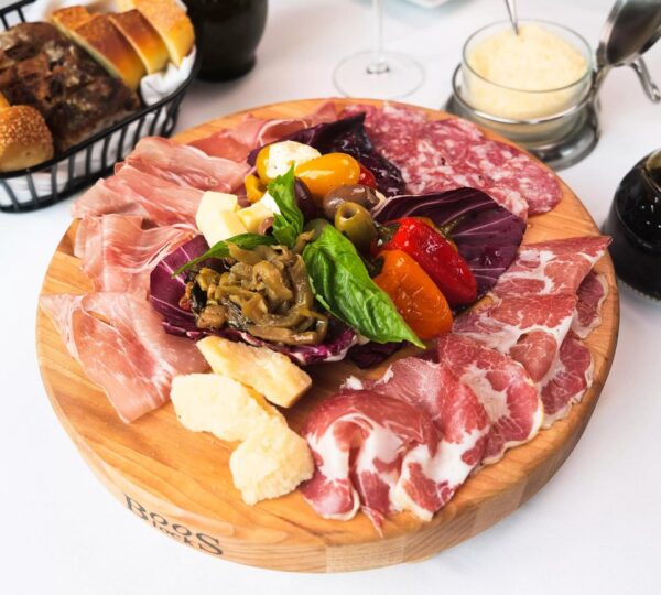 Vetro Restaurant & Lounge