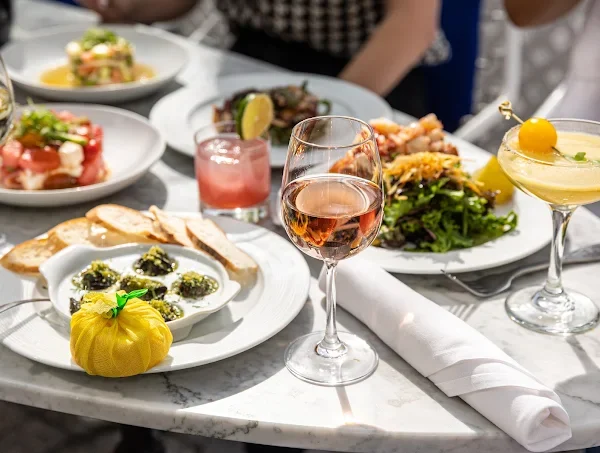 Bistro at Le District