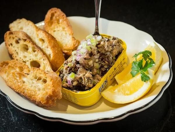 The Summit Bar & Cafe