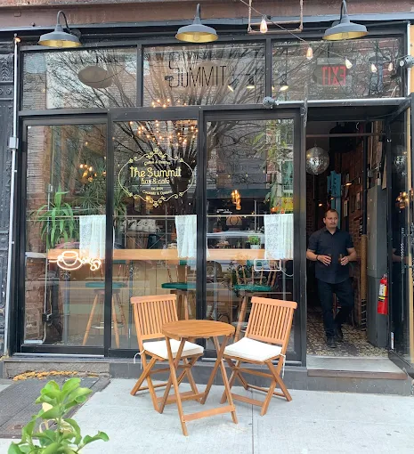 The Summit Bar & Cafe