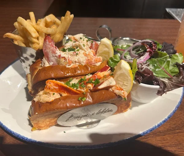 Burger & Lobster